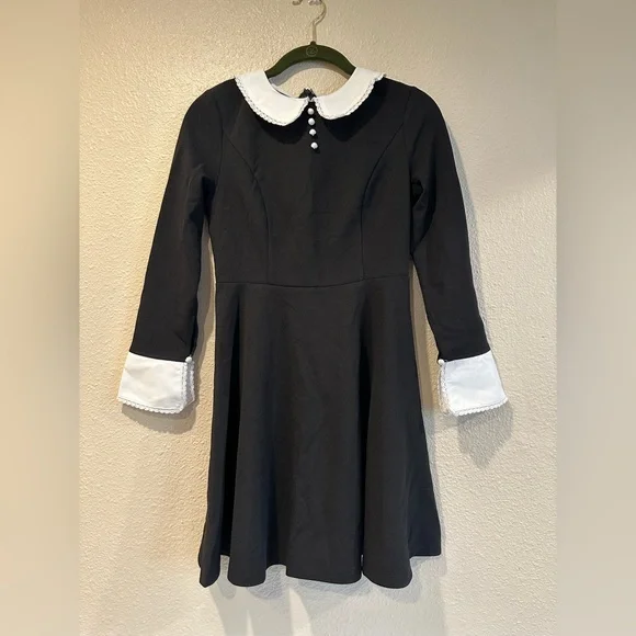 Wednesday Addams Family Costume Size XS Spirit Halloween - Picture 2 of 4